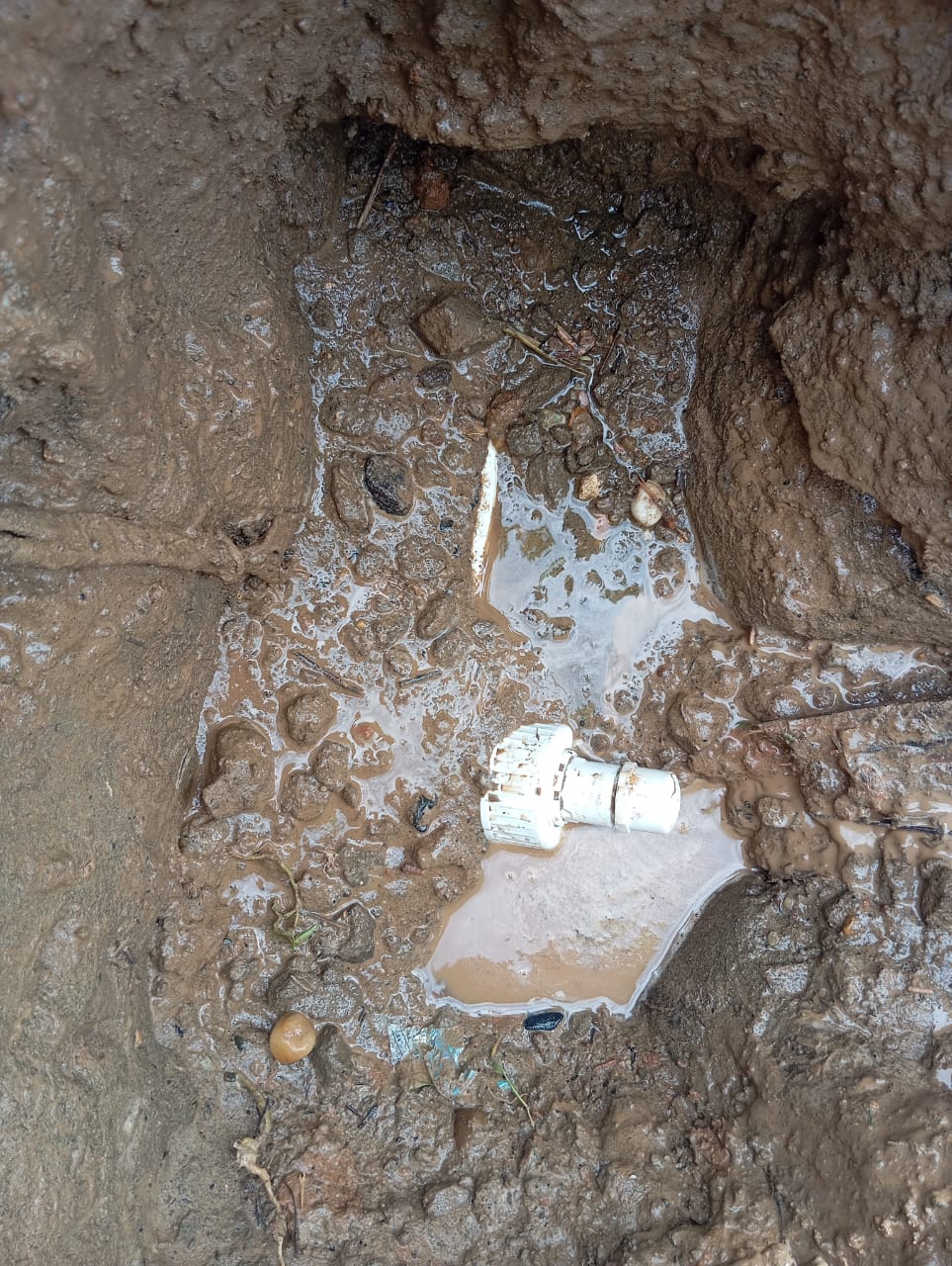 Reporte de Control: Detección de Conexión Ilegal en Villa Anghy