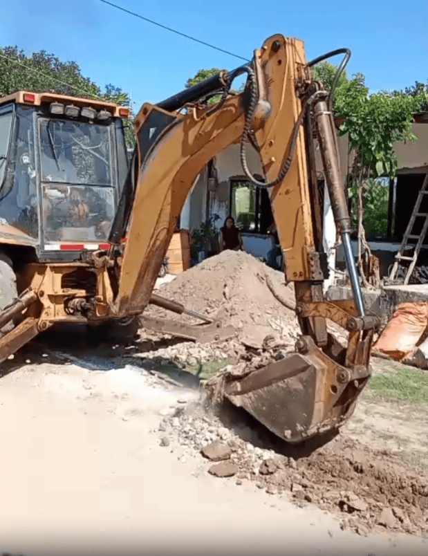 Movilización e Inicio de Obras en el Sector La Esmeralda Movilización e Inicio de Obras en el Sector La Esmeralda